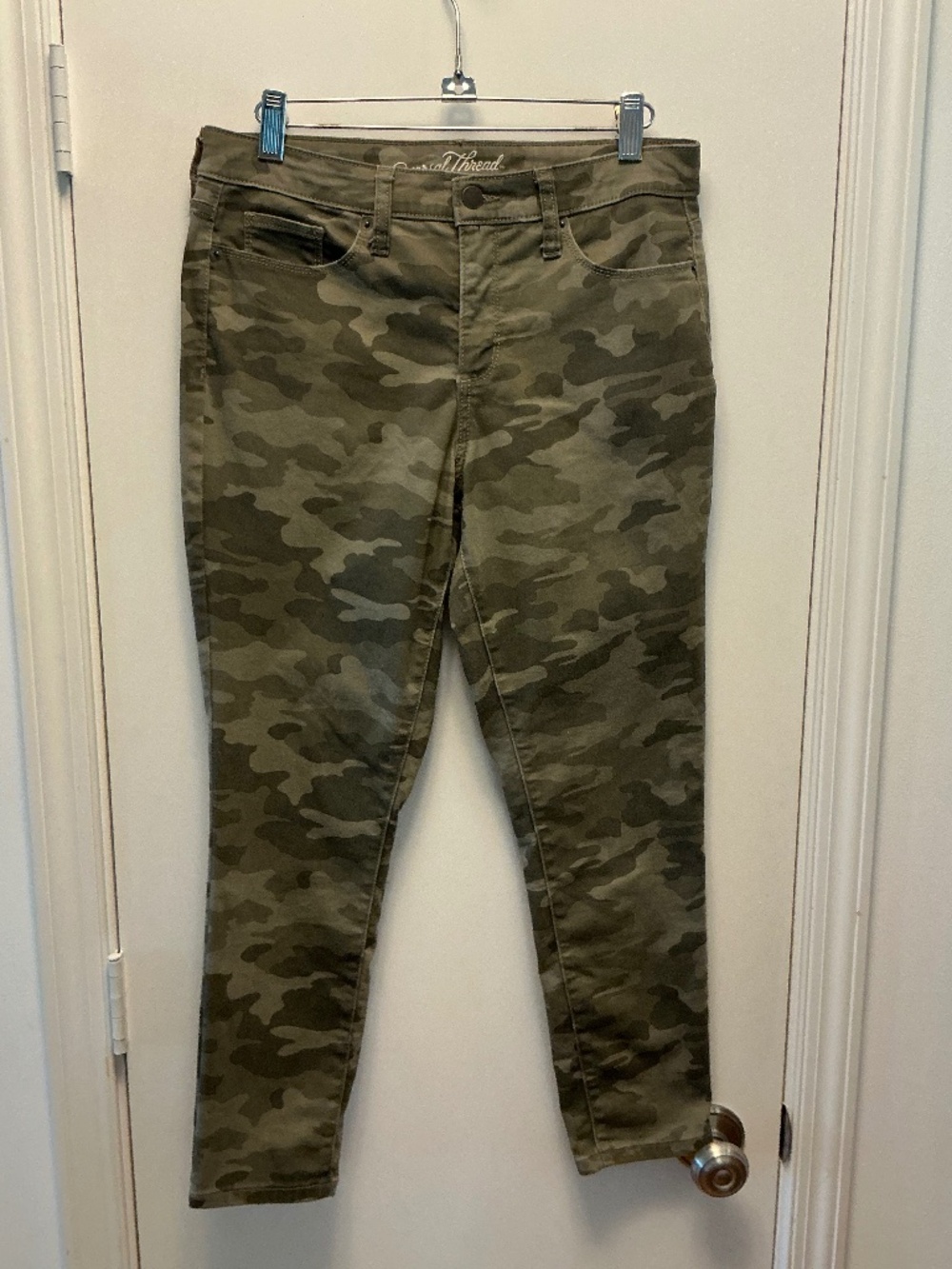 Universal Thread Pants Camouflage Olive Green Size 6/28 R